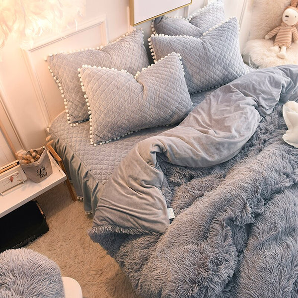 Famvotar Luxury Plush Shaggy Bedding Set (1 Faux Fur Duvet Cover+1 Quilted Ruffle Bedskirt+2 Pompoms Fringe Pillow Shams)