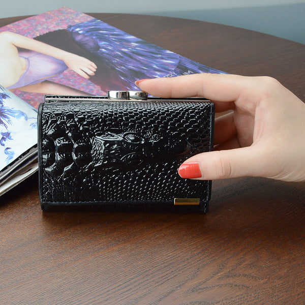 black - 2019 New Women's Wallets Short Female Crocodile Pattern Embossed Designer Leather Purse Hasp Buckle 3 Fold Multi-Card Wallet DXH